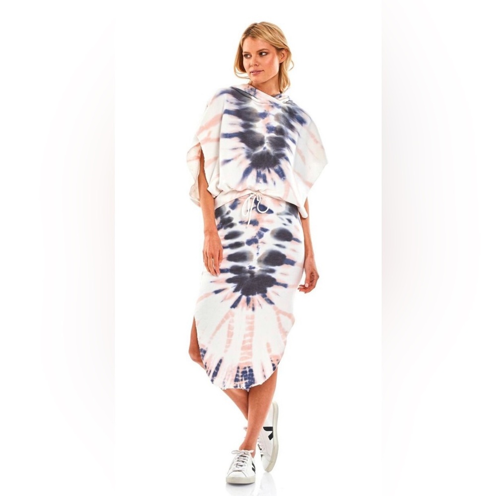 Young Fabulous & Broke Carla Cut Off Hoodie & Gigi Skirt Buttercup Picnic Wash